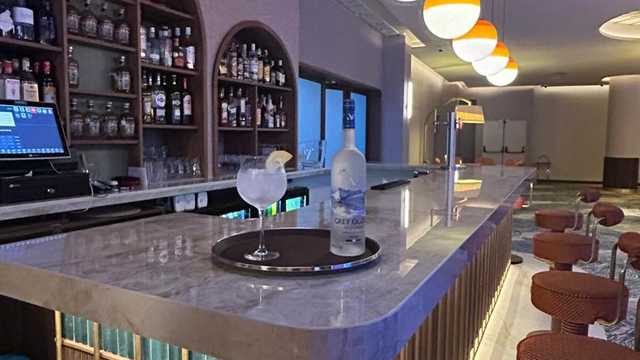 Camarero/a y Coctelero/a