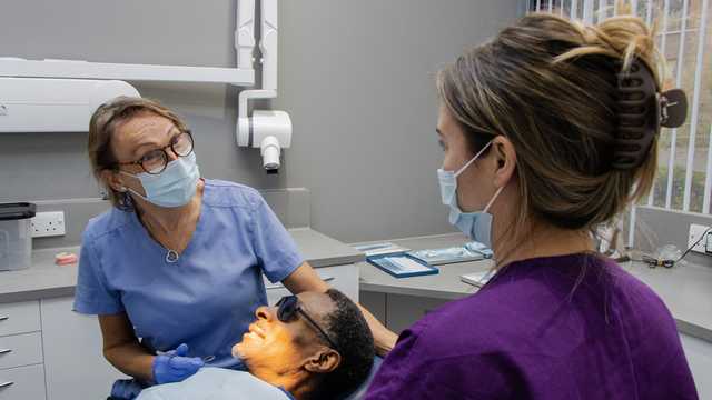 Dentista