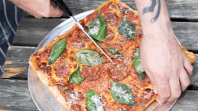 Food Runner and Waiter / Waitress