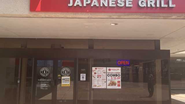 Cashier/line cook