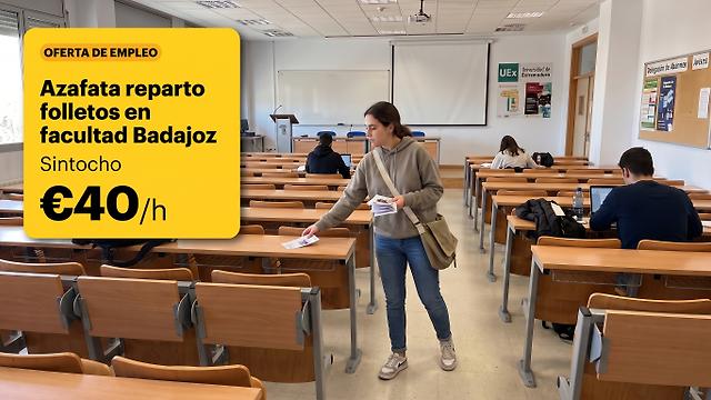 Azafata reparto folletos en facultad Badajoz