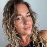 María B. avatar icon