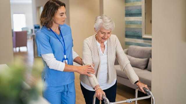 SE BUSCAN AUXILIARES DE ENFERMERÍA / GEROCULTORES/AS