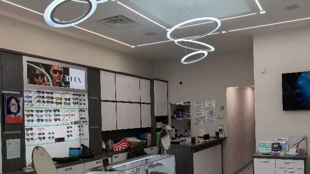 Front Desk Receptionist