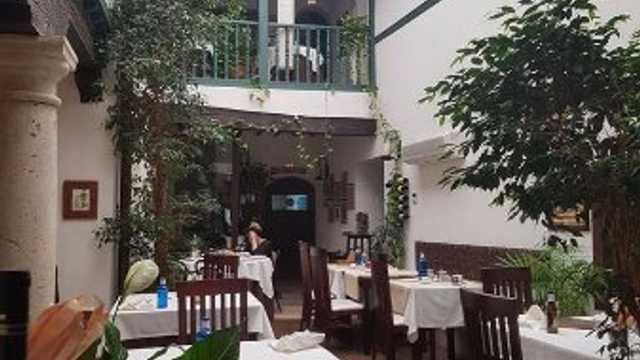 Cocinero/a y Ayudante/a de Cocina