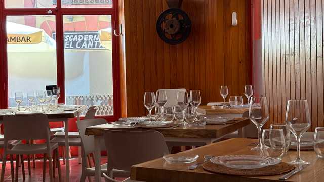Camarero/a (También buscamos Ayudante de Cocina)