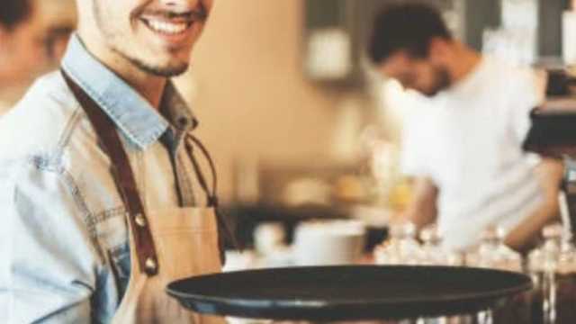 Camarero/a de bandeja