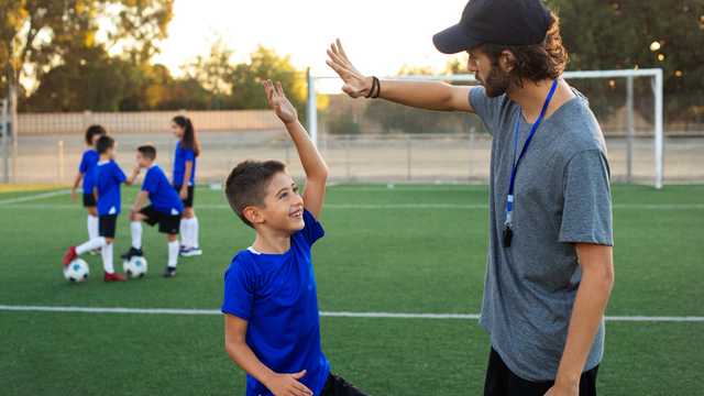 Entrenador/a de Fútbol – Niños y Jóvenes