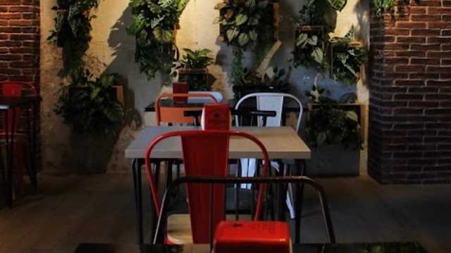 Ayudante de Camarero/a
