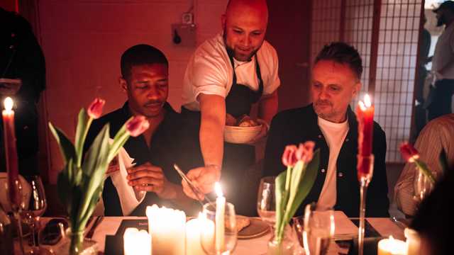 Waiter / Waitress