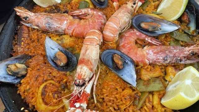 Cocinero/a y Ayudante/a de Cocina