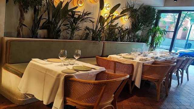 CAMARERO/A DE SALA | INDEFINIDO | DOMINGOS LIBRES | 1.450 € NETOS