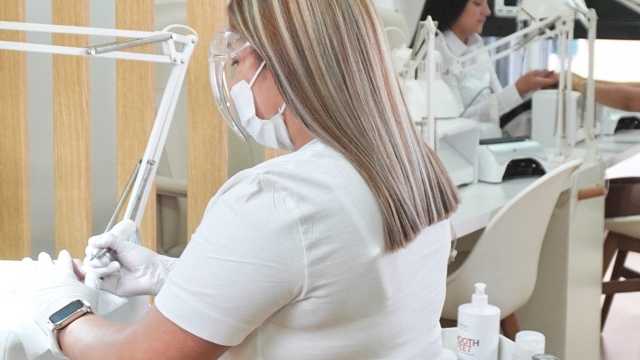 TECNICO MANICURISTA