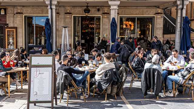 Camareros y cocineros /as