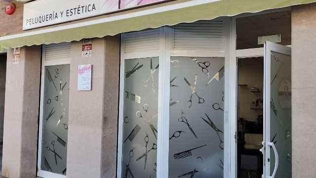 Masajista spa capilar y ayudante peluqueria