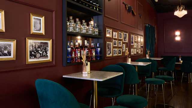 Camarero/a y Coctelero/a