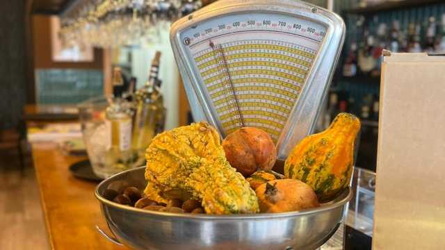 Camarero/a y Ayudante/a de Cocina