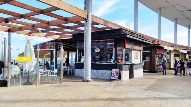 Camarero/a y Cocinero/a