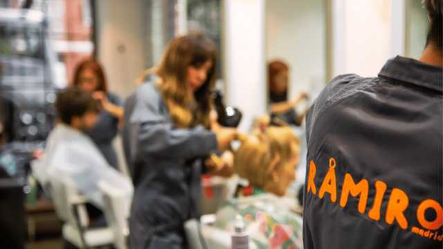 Oficial de Peluquería