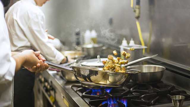 AYUDANTE DE COCINA PARA FESTIVAL GASTRONÓMINA EN DENIA