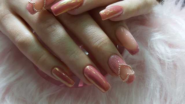 Manicurista Técnica Uñas Acrilicas