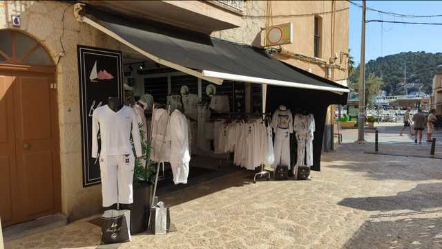 Dependienta de tienda de ropa