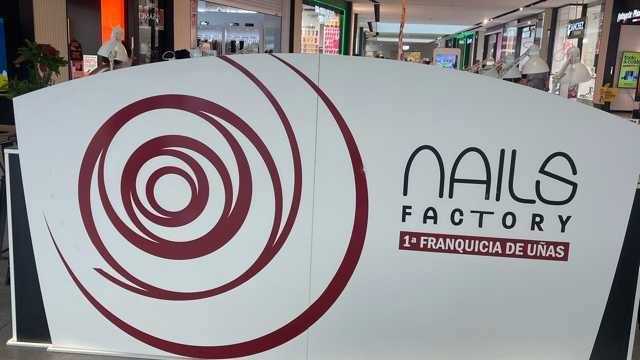 Manicurista Técnica Uñas Acrilicas