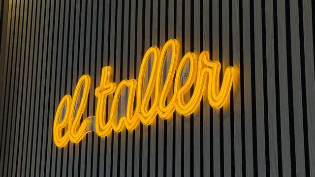 Dependienta de cafeteria