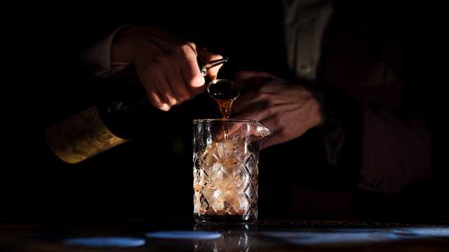 Cocktail Waiter / Waitress
