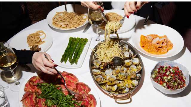 Head Waiter / Waitress