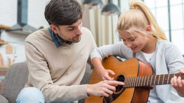 PROFESOR/A DE GUITARRA