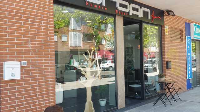 Oficial de Peluquería