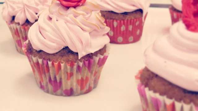 Dependiente/a de panadería con café