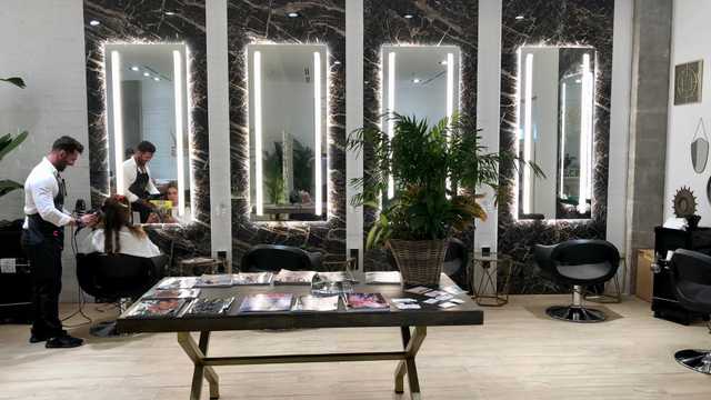 Oficial de Peluquería