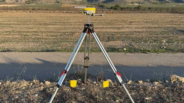 AUXILIAR DE TOPOGRAFÍA