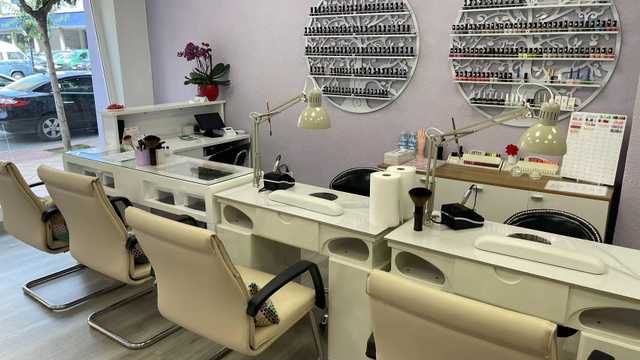 Manicurista Técnica Uñas Acrilicas