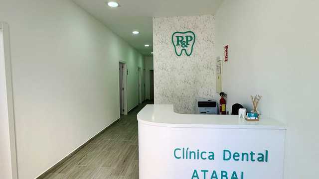 Odontólogo/a