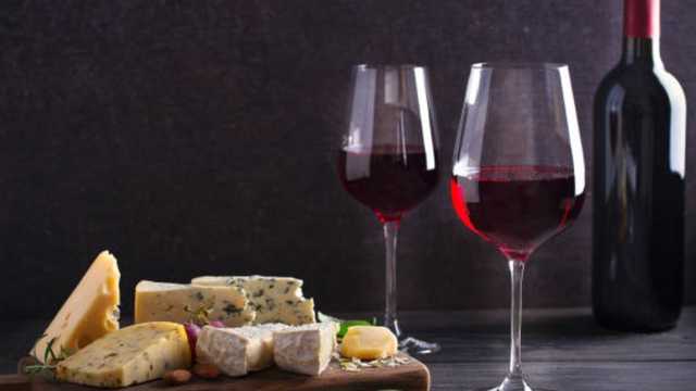 DEPENDIENTE/A PARA TIENDA DE VINOS Y QUESOS - 25 HORAS