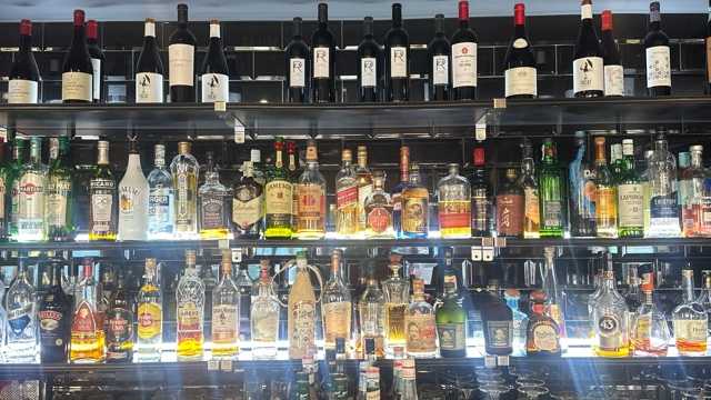 Barman / Barmaid