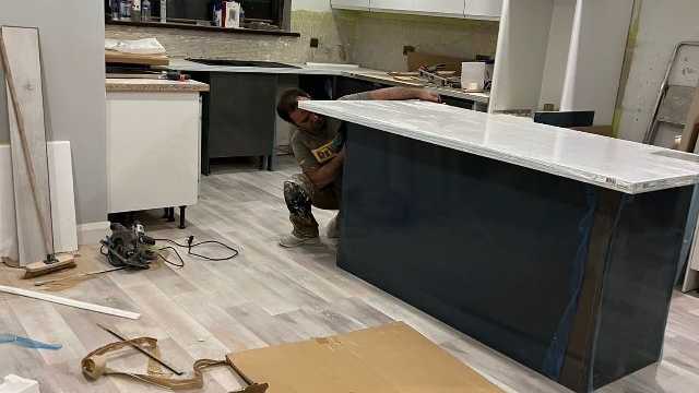 Kitchen fitter