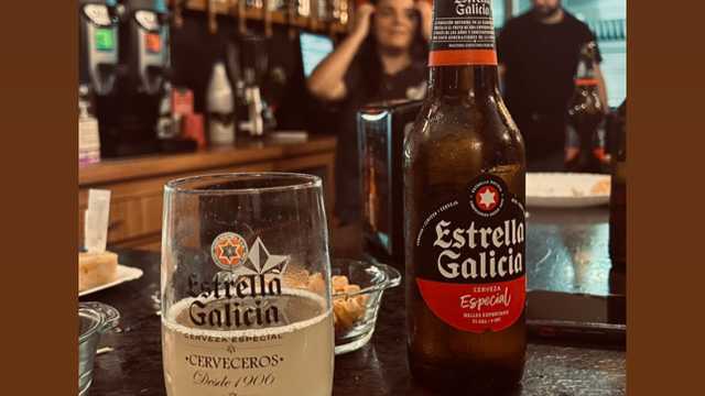 Camarero/a