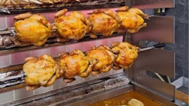 Ayudante/a de Cocina y persona para la máquina de pollo
