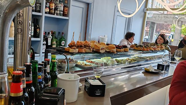 Cocinero/a para desayunos y pinchos (fines de semana