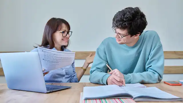 Profesor/a de Primaria/ESO/Bachillerato - Presencial/Online