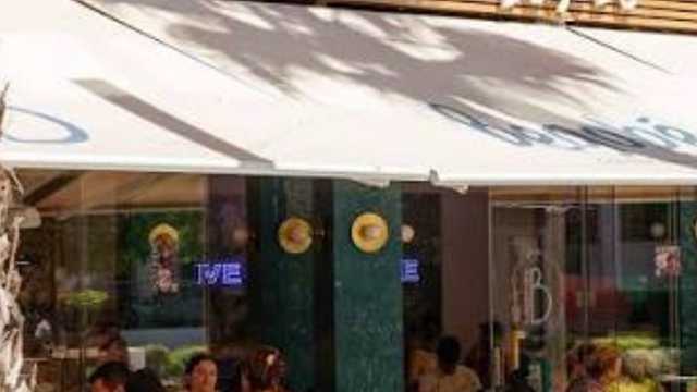 Ayudante/a de Dependiente/a y camarera/o