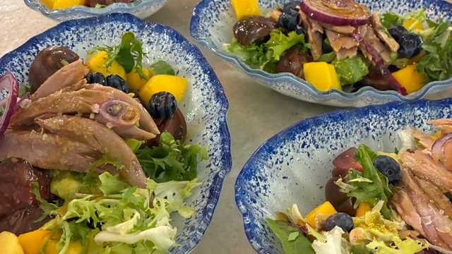 Se busca Chica ayudante de cocina