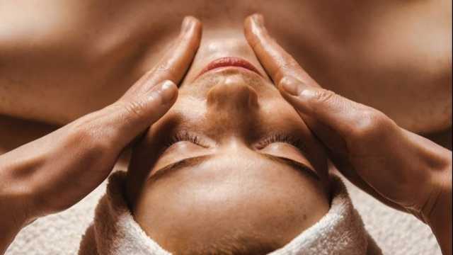 Esteticista, masajista facial