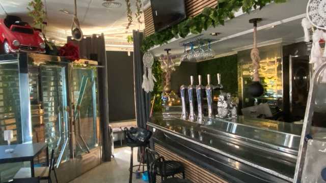 Barman / Barmaid