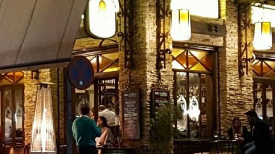 CASA MATEOS cover image