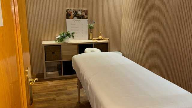 Se necesita fisioterapeuta/o con título oficial.